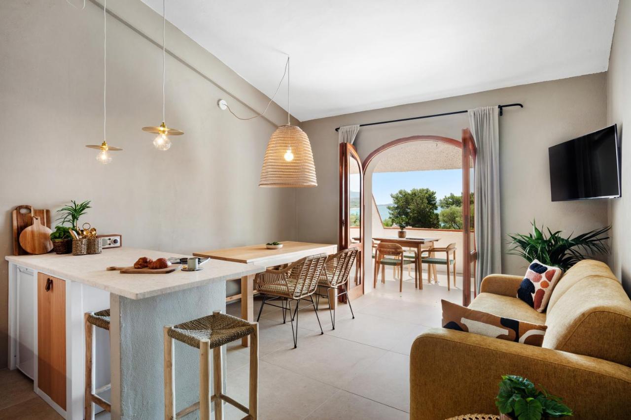 Baia Dorata Beach Apartment Porto Istana Exterior photo